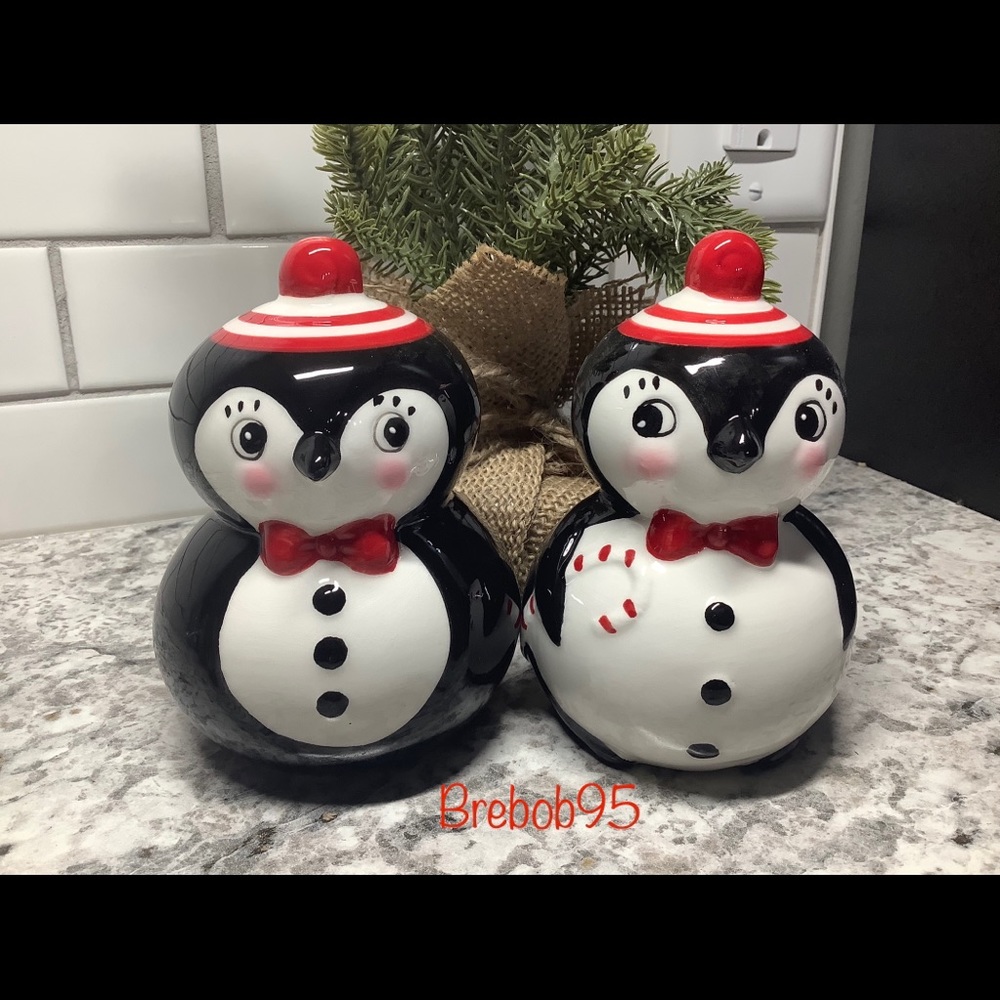 Johanna Parker Carnival Cottage Christmas Penguin Salt & Pepper Super Cute - Picture 2 of 6